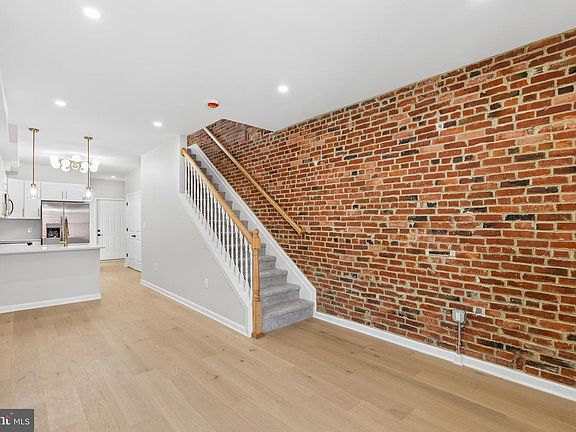 5th image of 1549 Carswell St