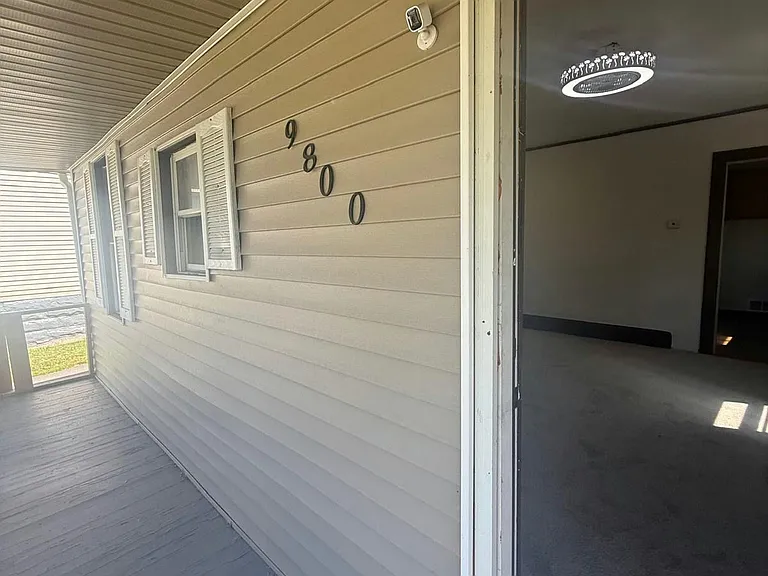 9800 Kennedy Ave — Photo 3