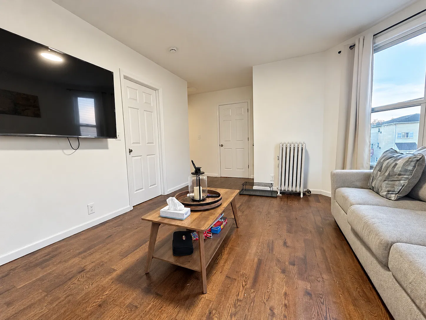 2 bed, $2,000 — Photo 4