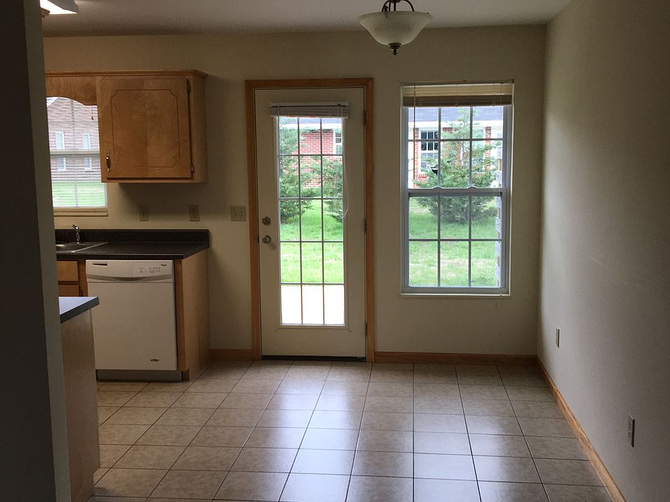 Dining area and access to patio