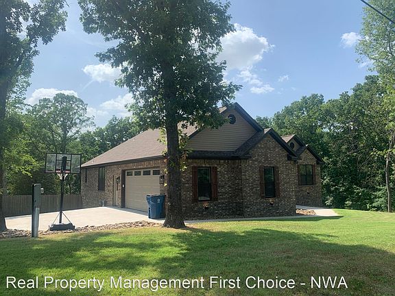 3rd image of 2 Cunningham Ln