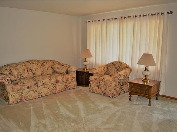 4th image of 211 Crescent Ave