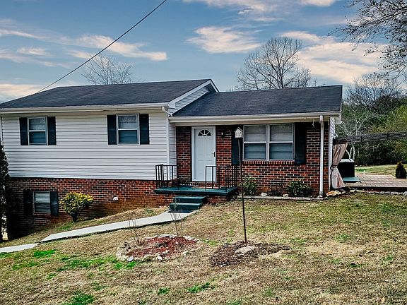 3rd image of 3310 Archer Ln SE