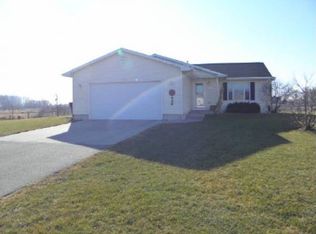 861 McKinley Ave, Omro, WI 54963