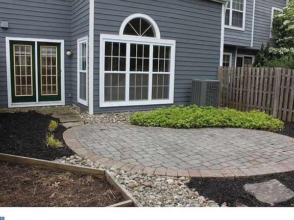 2nd image of 624 Danbury Ct
