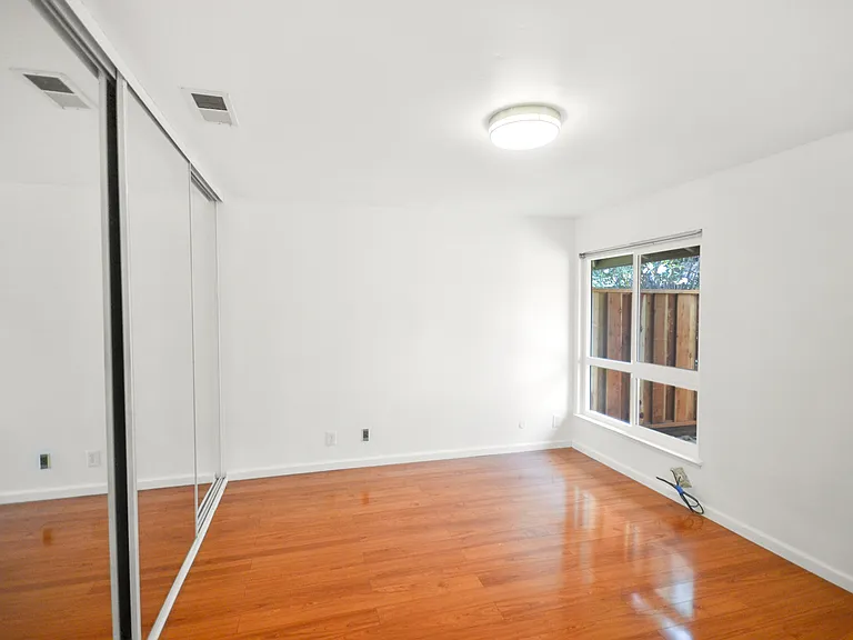 5013 Pine Tree Ter — Photo 12