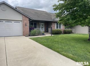 341 Butler Ln, Chatham, IL 62629