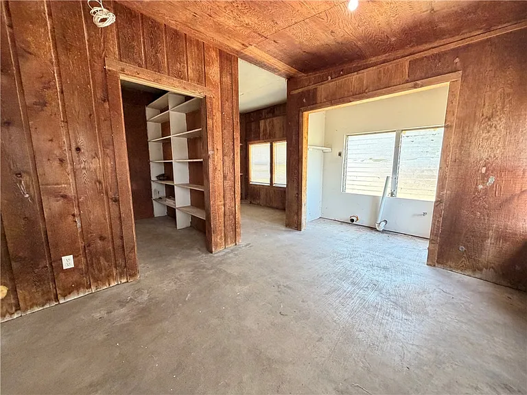 11150 Up River Rd — Photo 36