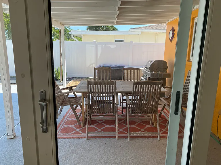 2560 E Vina Del Mar Blvd — Photo 10