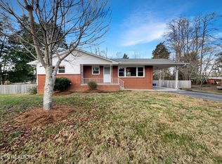 106 Davis Ln, Oak Ridge, TN 37830