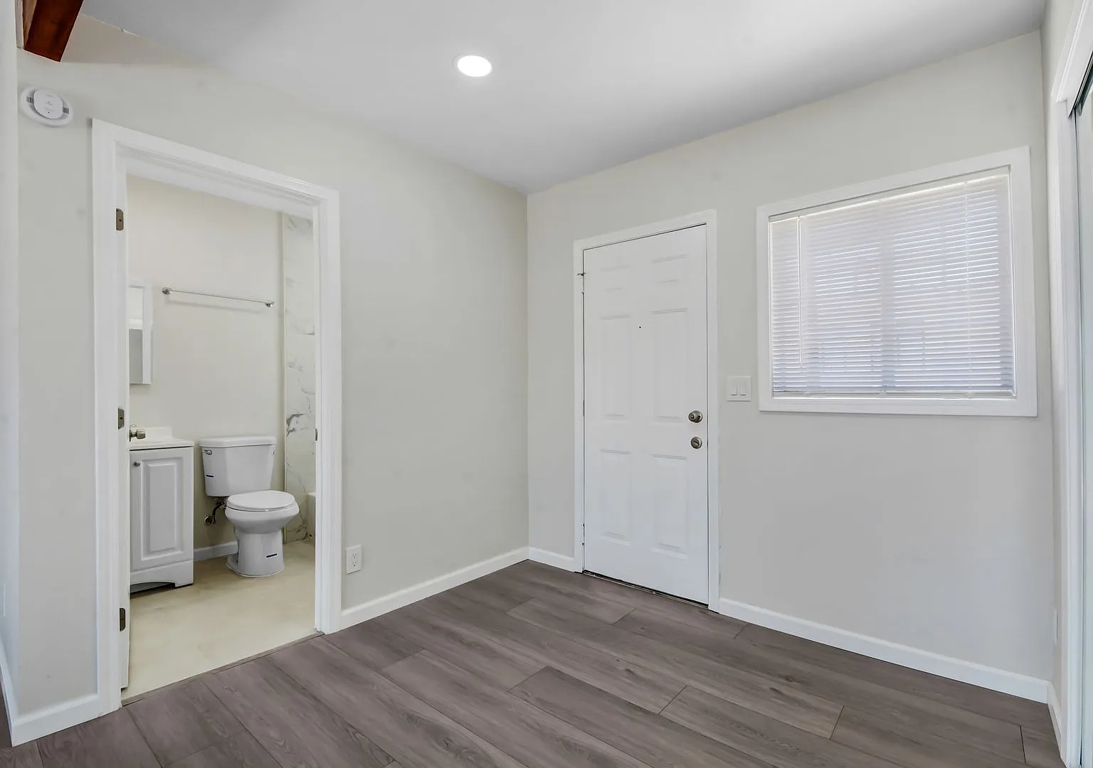 Foothill Villa — Photo 2