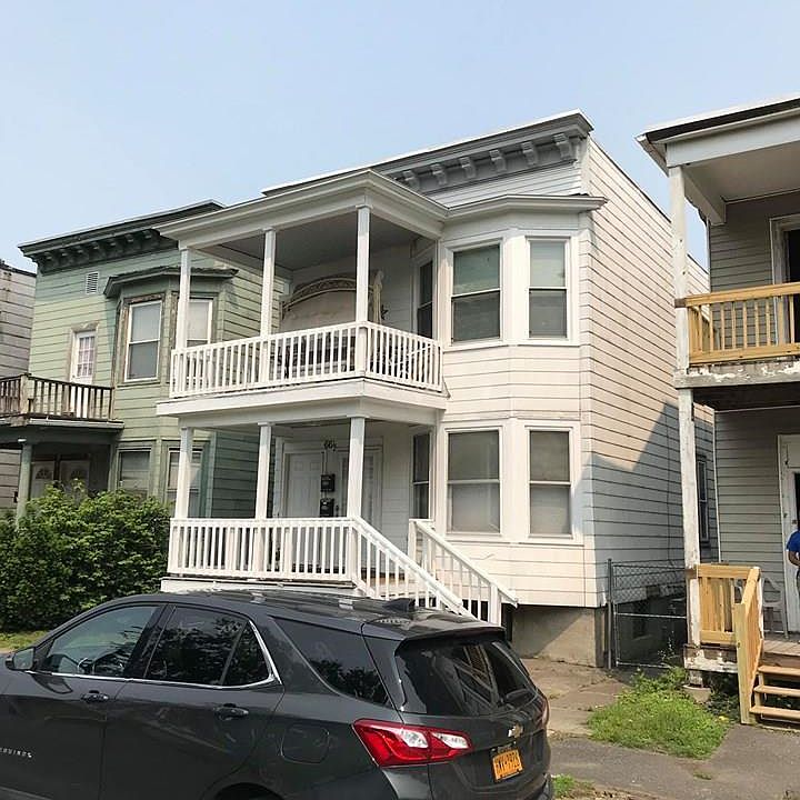 1st image of 66 1/2 6th Ave