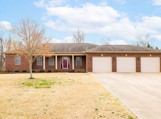 156 Kyle Ln, Paris, TN 38242