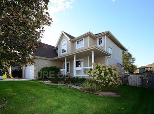 2003 Crest Ridge Dr, Papillion, NE 68133