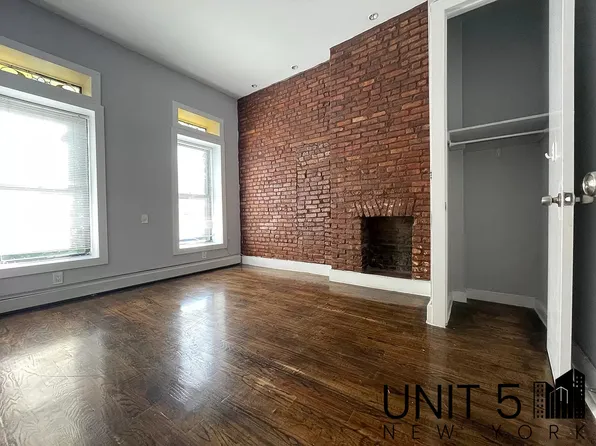 293 Vanburen Street image 4 of 6