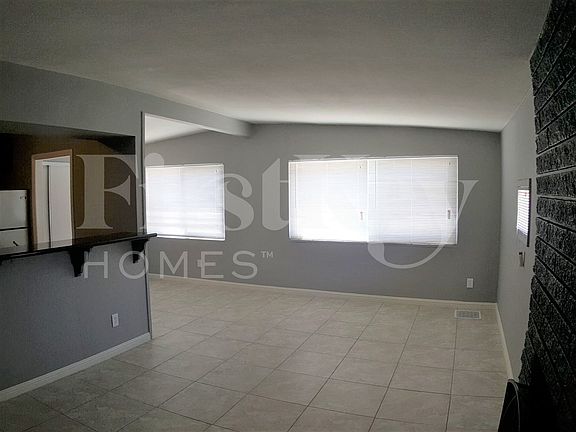 3rd image of 332 Wisteria Ave