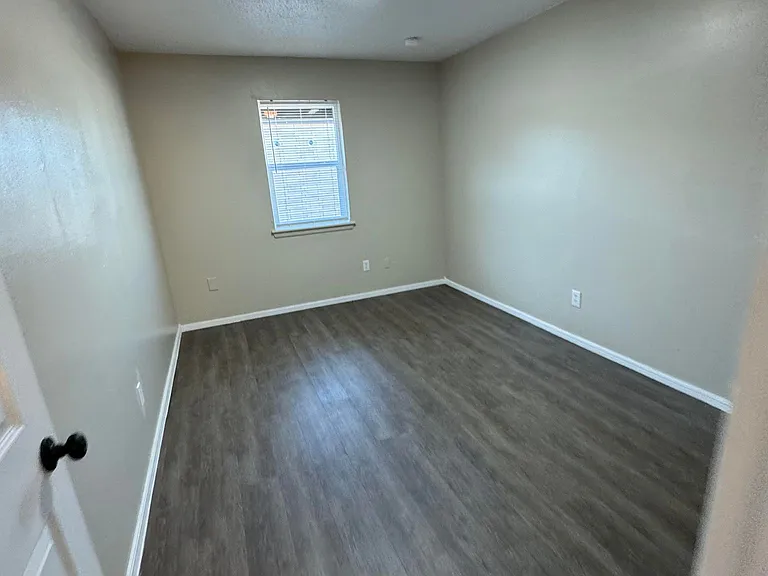 Mission Place — Photo 20