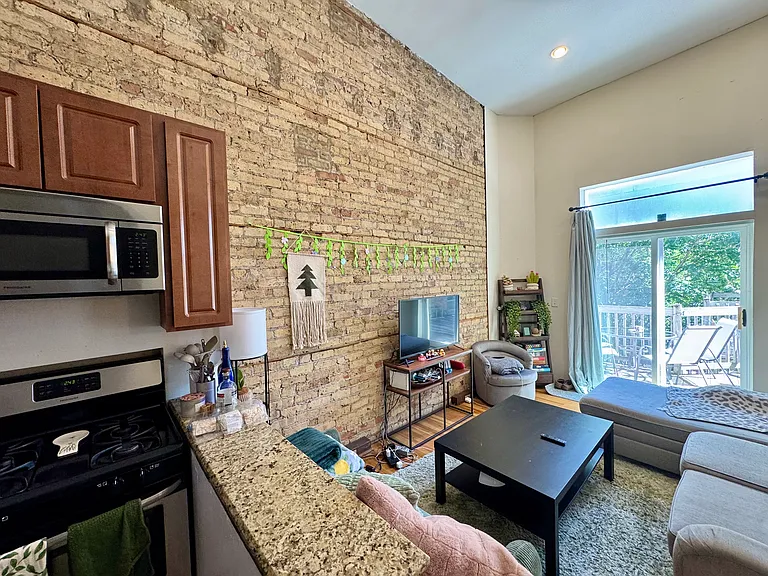 1057 W Belden Ave #3A — Photo 13