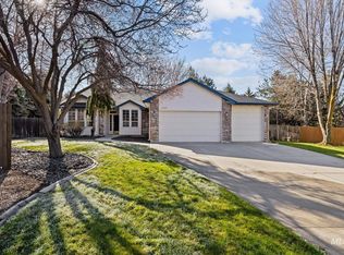 2495 E Ashbrook Ct, Eagle, ID 83616