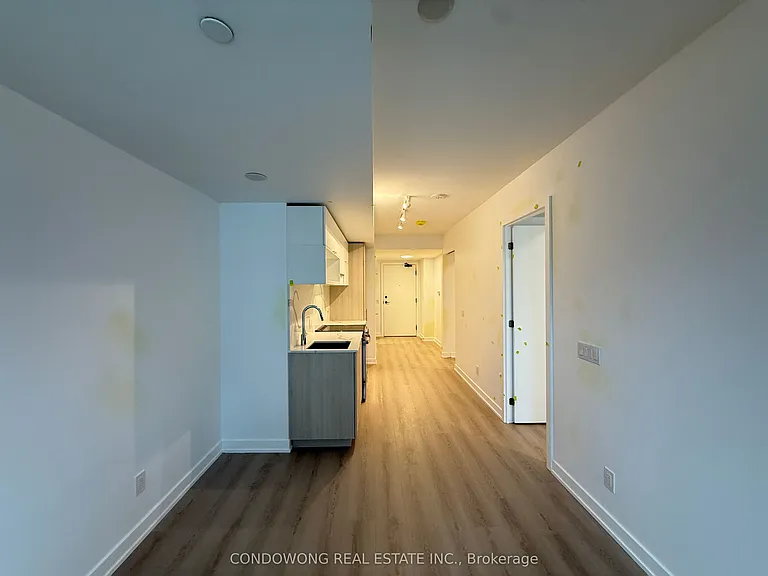 100 Queen St E #1812 — Photo 3