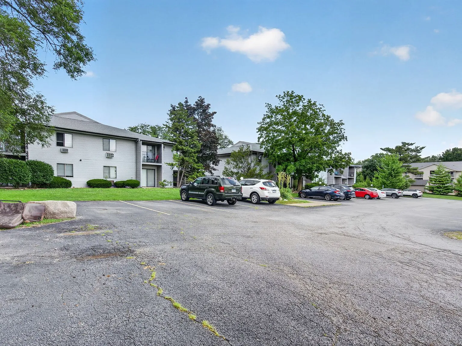 Willow Knolls Apartments — Photo 1