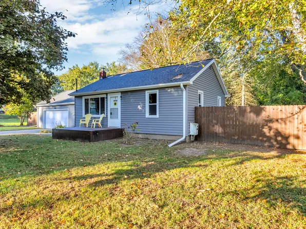 5166 Sharon Dr, Jackson, MI 49203