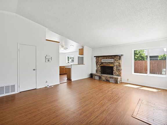 5th image of 1887 Brookwood Drive