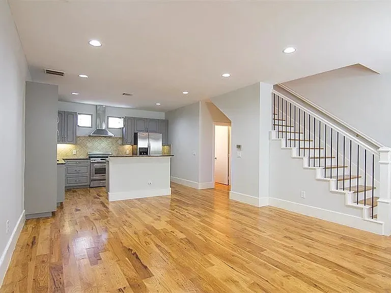 2606 Shelby Ave