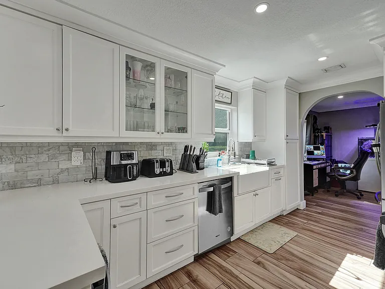 9025 SW 186th Ter — Photo 8