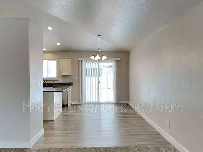 1375 E Rachel Way — Photo 8