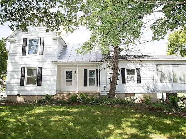 1197 144th Ave, Wayland, MI 49348