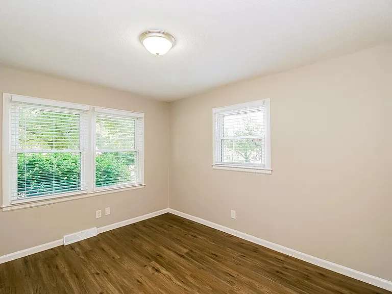 6725 Barrington Dr — Photo 11