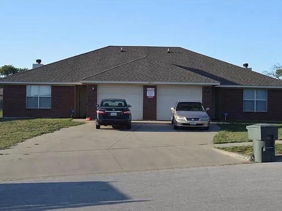 1st image of 3205 Raven Dr APT A