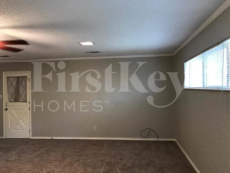 2710 Peachtree Ln — Photo 28