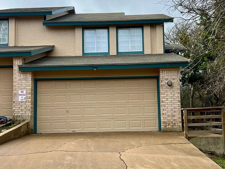 116 Crest Dr — Photo 3