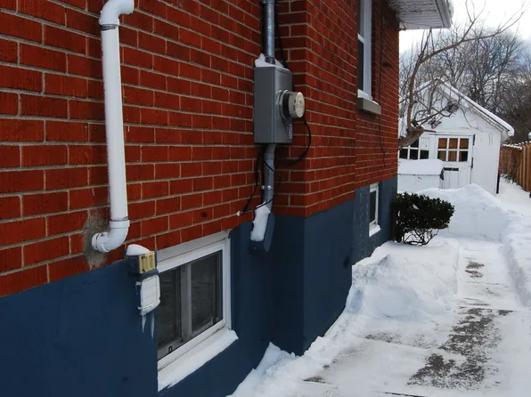 593 Ridgeway Ave, Oshawa, ON L1J 2W3