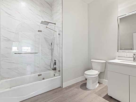 Spacious and stylish - the perfect combination of a full-size mirror and a hand sink, adding functionality and elegance to any bathroom decor. Reflecting today''s beauty trends, while enhancing your daily routine effortlessly.