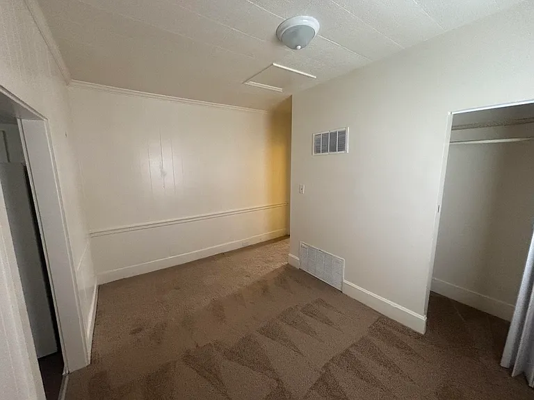 945 Delaware Ave — Photo 7