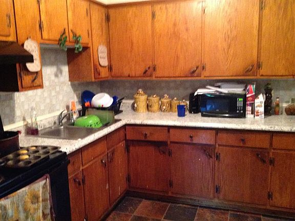 4th image of 1041 Tucker St