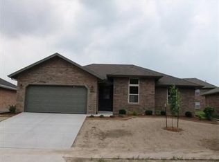 1087 S Blackwood Rd, Springfield, MO 65802