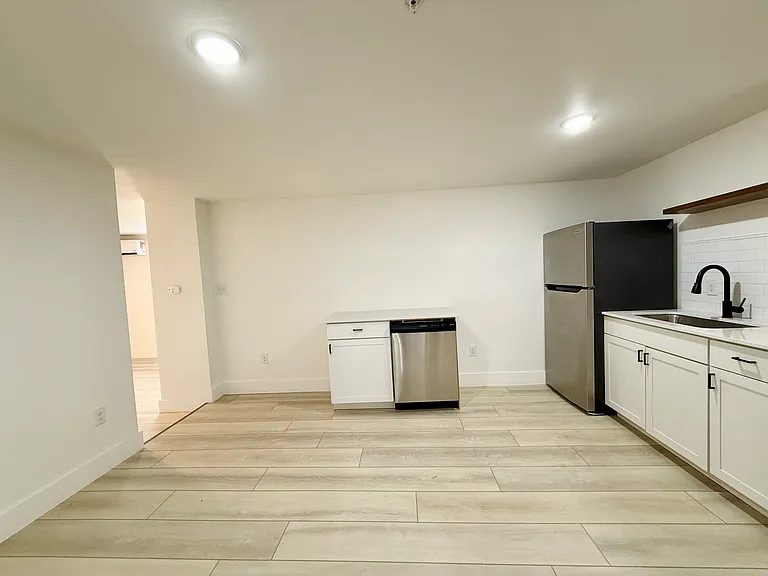 2204 W San Antonio St #3 — Photo 6