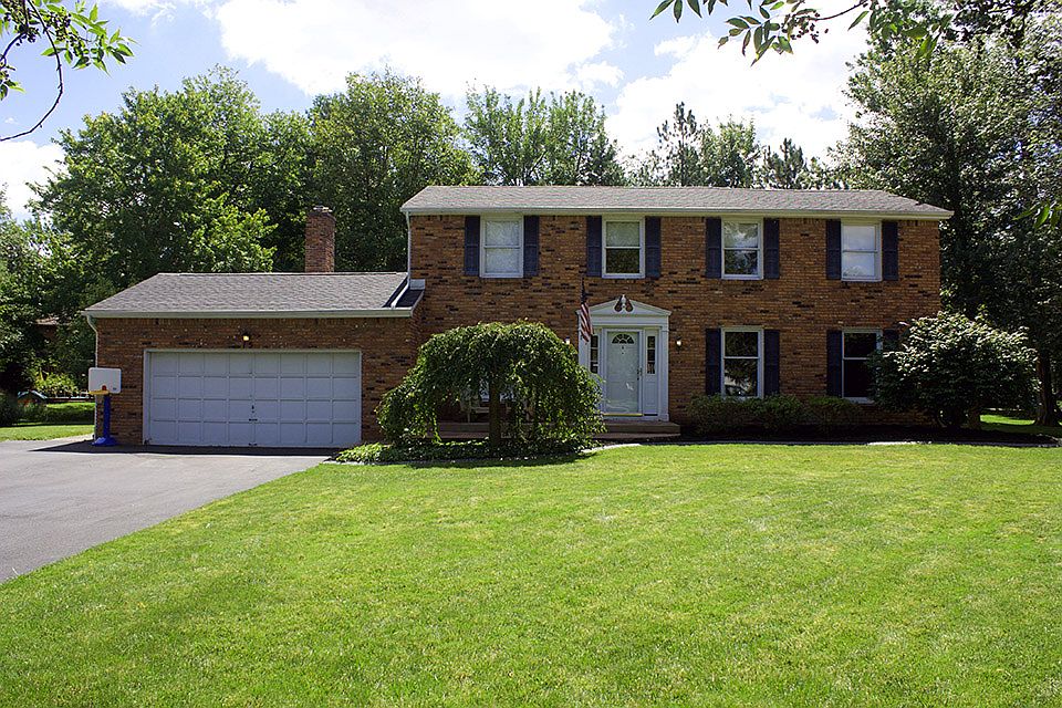 1st image of 15 Oakmont Ct