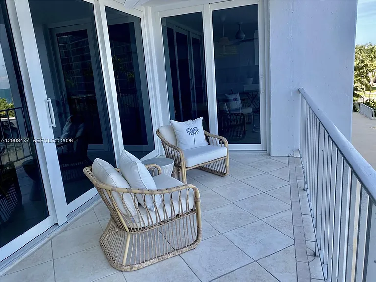 881 Ocean Dr #3E — Photo 4