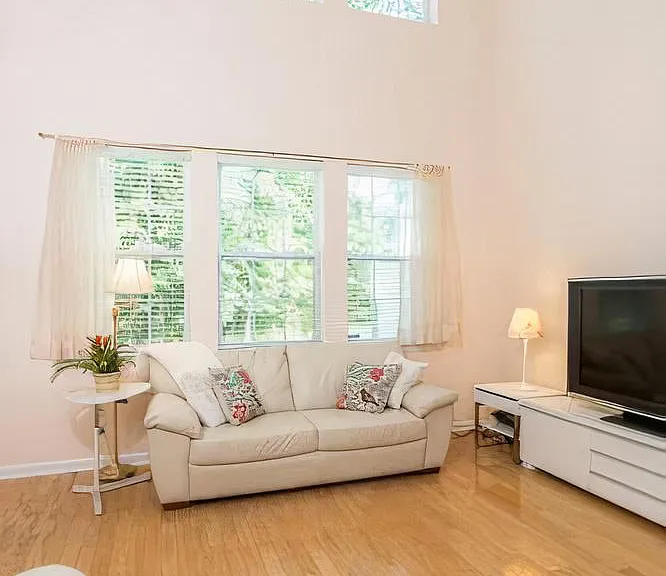 28 Sutton Ct — Photo 7