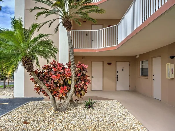 1847 Shore Dr S APT 101, South Pasadena, FL 33707