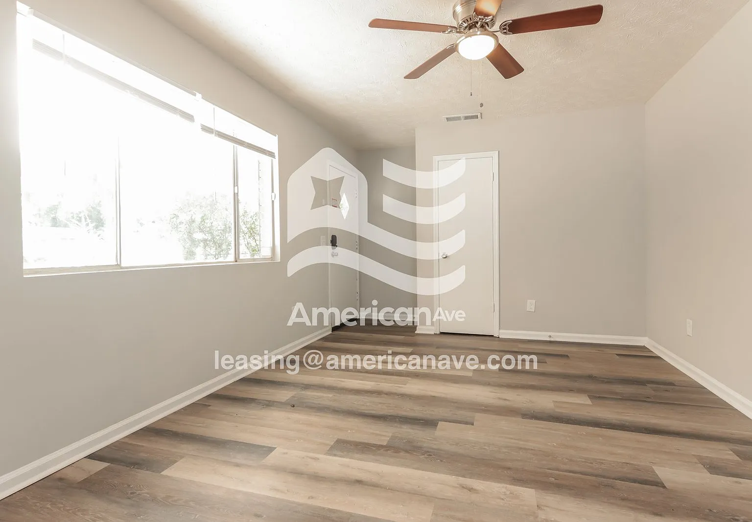 3 bed, 1.0 bath, 1140 sqft, $1,023 — Photo 2