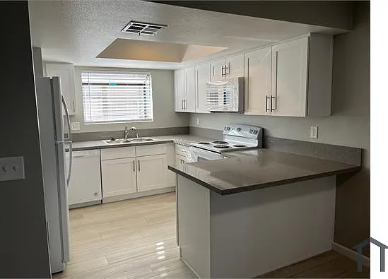 3 bed, 1130 sqft, $2,480 — Photo 1