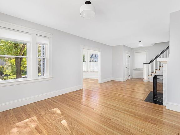 5th image of 50 Woodbury St