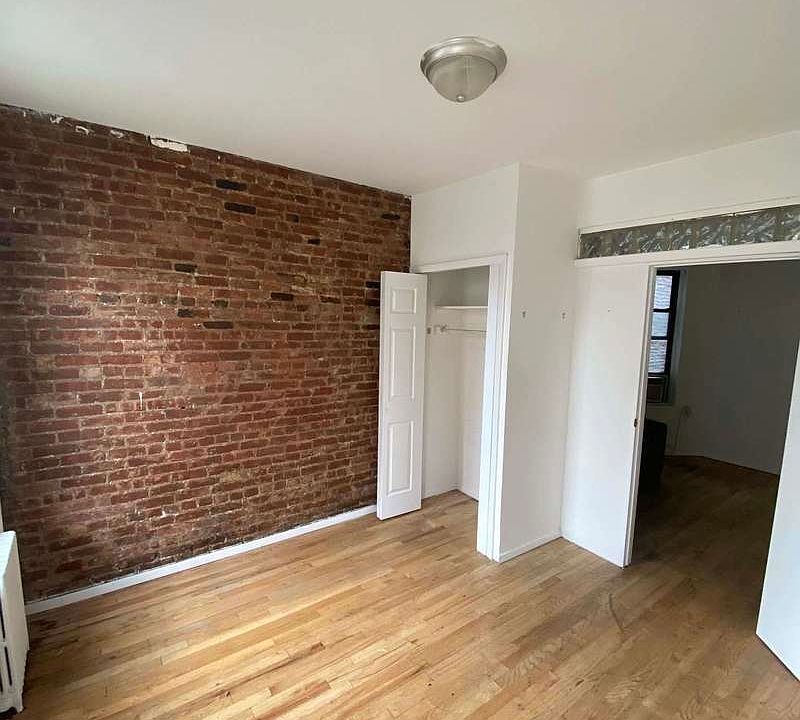 1st image of 107 Thompson St #3FR