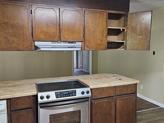 2nd image of 7067 Moseley Rd